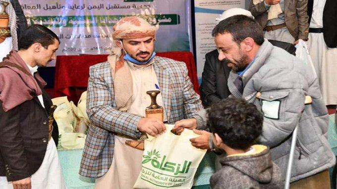 مليشيات الحوثي في إب تمنع التجار والميسورين من تقديم زكاتهم للفقراء والمحتاجين وتفرض غرامات مالية