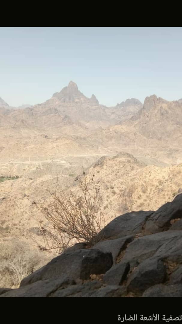 سقوط جبل المشمر اعلى قمه في منطقه تورصه بالأزارق بيد مليشات الحوثي