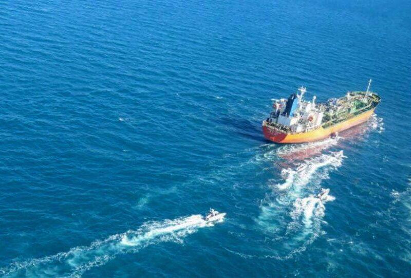 خفر السواحل اليمني: إيران تختلق أنباء عن تعرض ناقلة نفط لهجوم في خليج عدن بهدف تشريع تواجدها في المنطقة