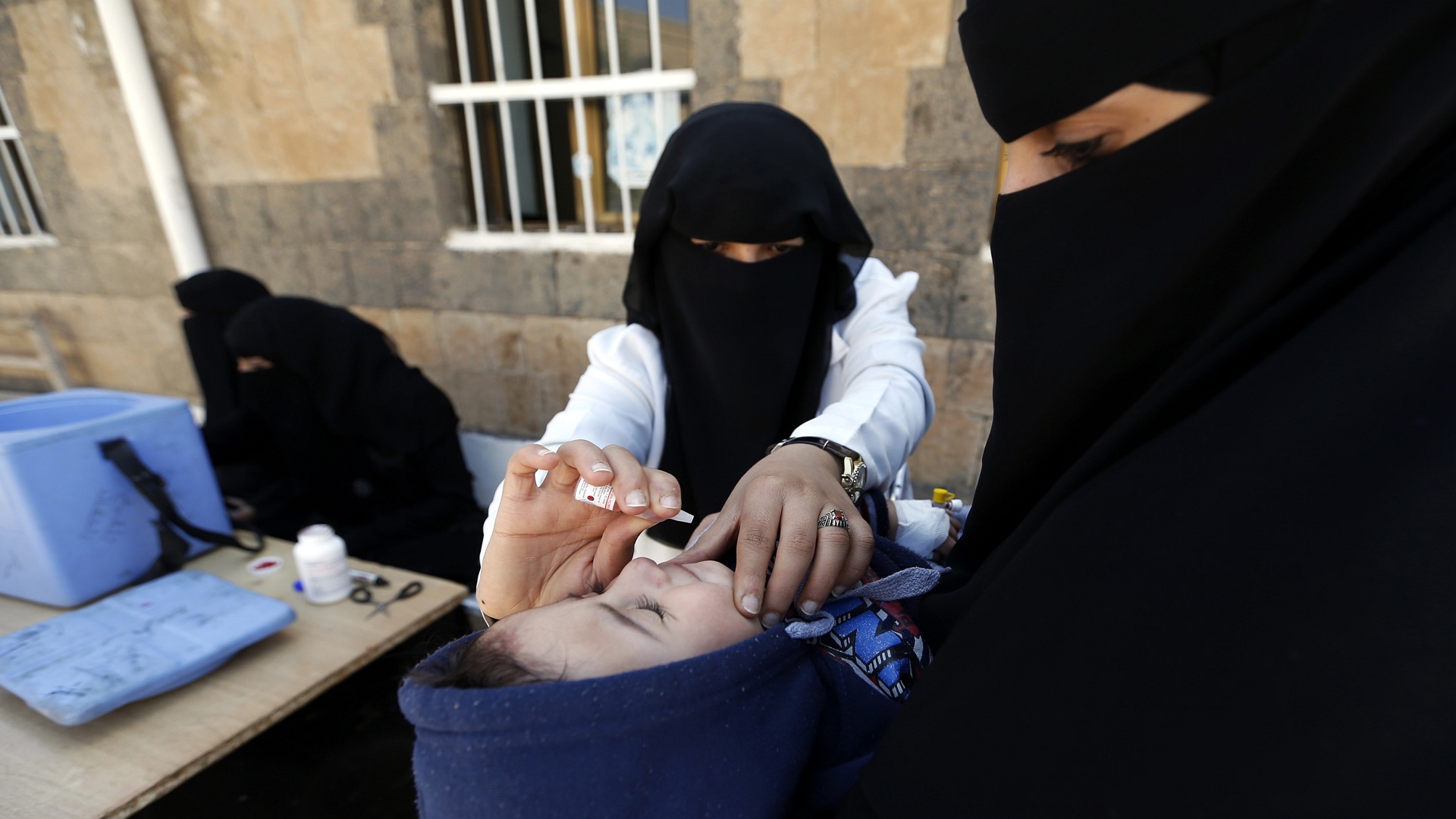 وزير الصحة: شلل الأطفال عاد للظهور وسلطات الحوثي ما زالت ترفض تنفيذ حملات اللقاح