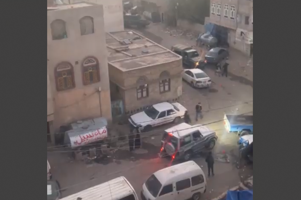 اشتباكات مسلحة عقب محاولة مليشيا الحوثي إيقاف صلاة التراويح في أحد مساجد صنعاء