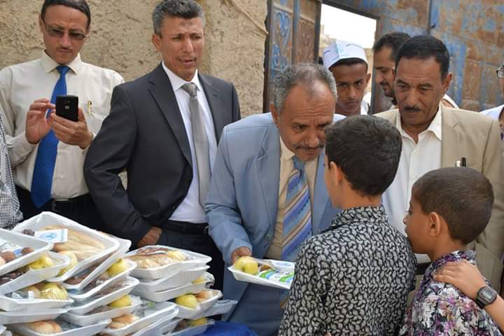 كأول مشروع نوعيCSSW)  ) بتعز  تدشن توزيع 1500 وجبة مدرسية يومية في ثلاث مدارس 