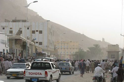 مقتل 5 جنود وإصابة آخرين بانفجار عبوة ناسفة بمديرية القطن شرقي اليمن