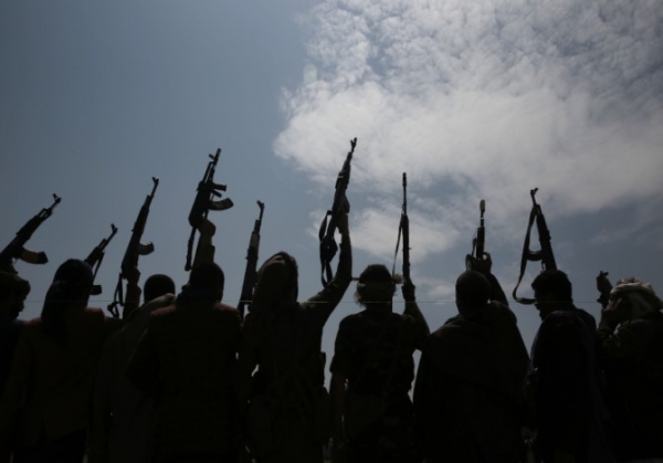 القوات الحكومية تتهم الحوثيين بإعدام ثلاثة من أفرادها بعد أسرهم في دمت شمالي الضالع