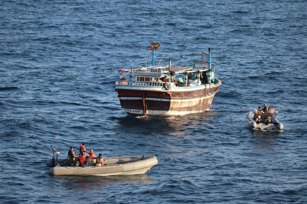 البحرية الأمريكية تصادر كميات ضخمة من المخدرات من على سفينة صيد في خليج عدن
