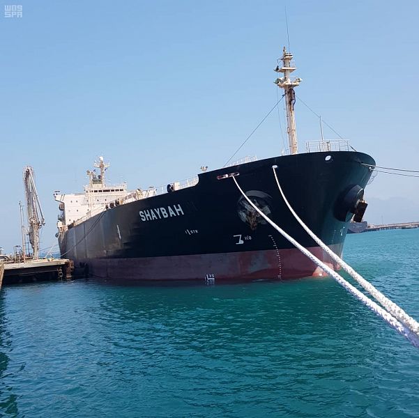 حضرموت: وصول 30 ألف طن من المشتقات النفطية من منحة السعودية إلى ميناء المكلا