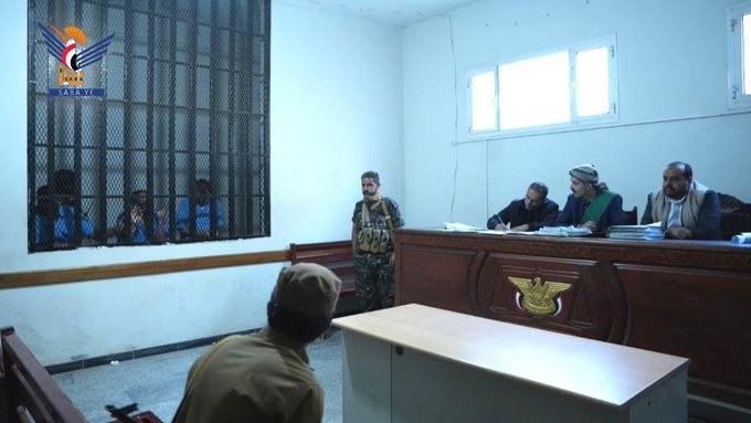 الجزائية الحوثية تبدأ محاكمة 21 مختطفًا بتهم التجسس