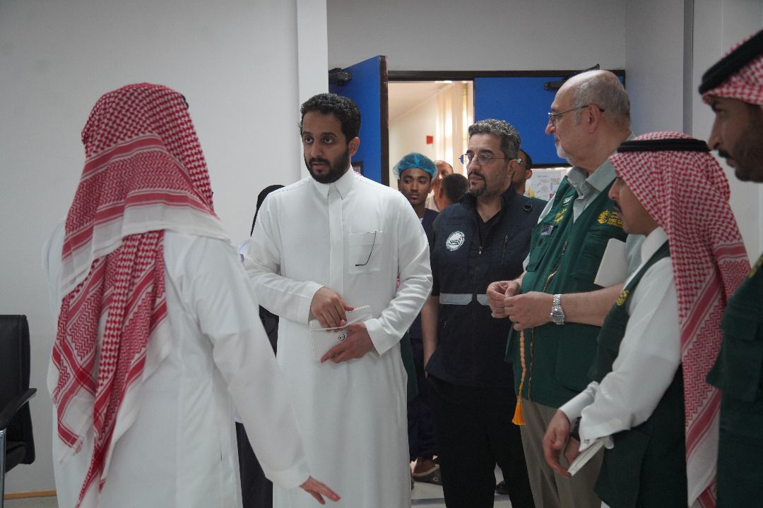 شاهد بالصور.. وصول فريق طبي سعودي إلى عدن 